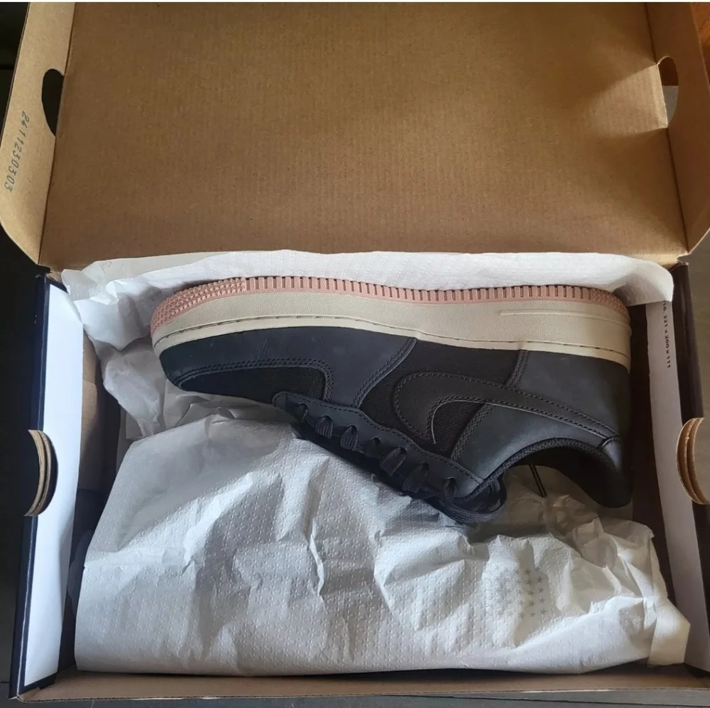 Nike Air Force 1 '07 LX Black  Red Stardust  Size 6.5M/8W - Preloved, CLEAN - Picture 13 of 13